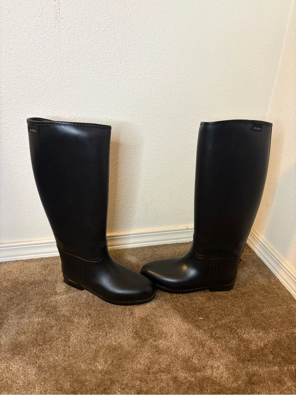 Sleek Black Over-the-Knee Riding Boots